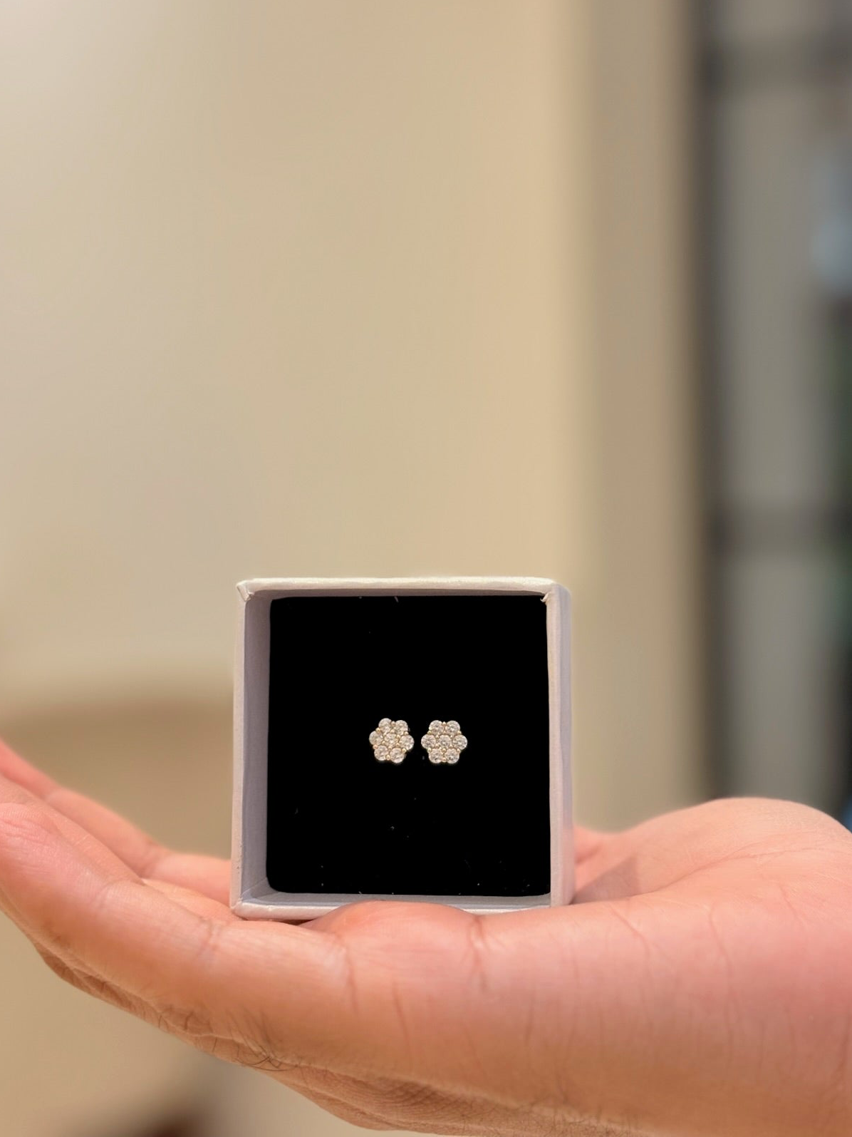 Flower Shape Stud 925 Sterling Silver Earrings with Zircon Studded
