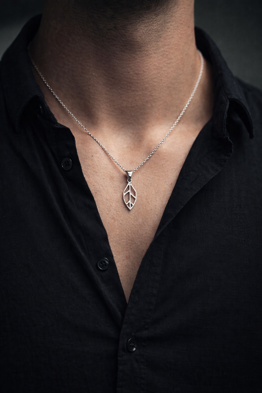 Leaflet geometric 925 sterling silver unisex pendant with chain