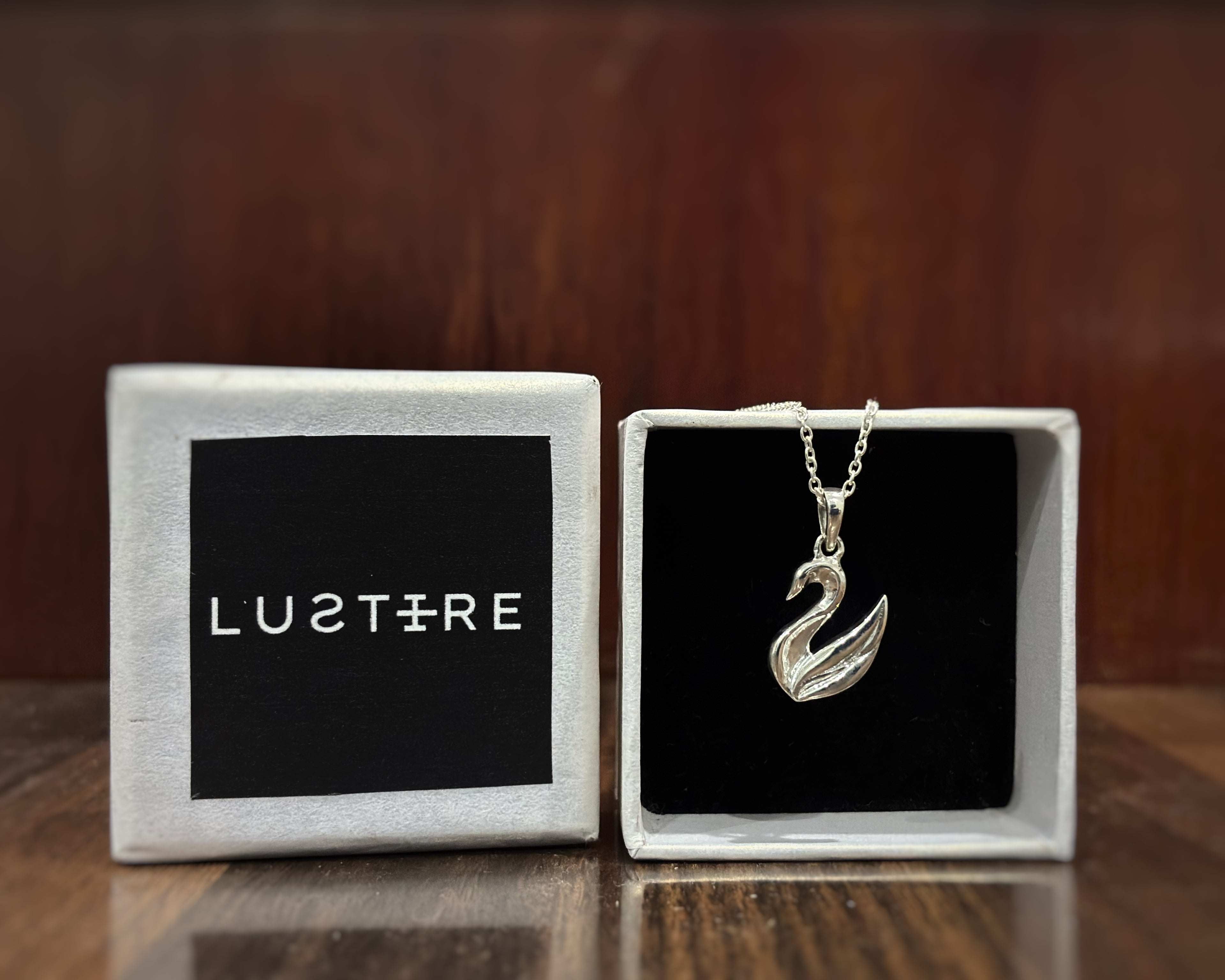 Swan 925 sterling silver unisex pendant with chain
