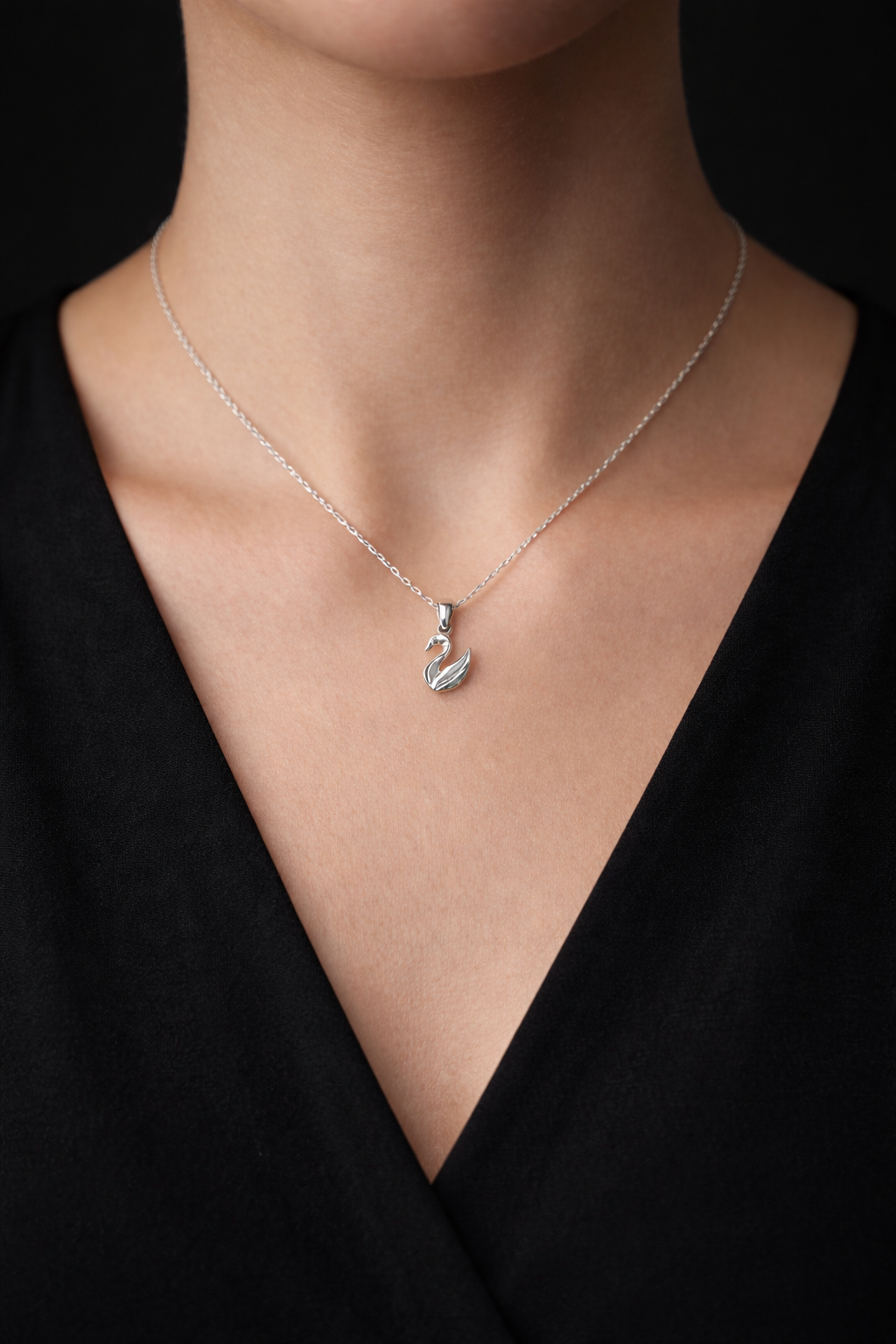 Swan 925 sterling silver unisex pendant with chain