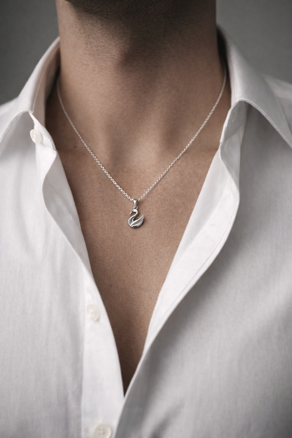 Swan 925 sterling silver unisex pendant with chain
